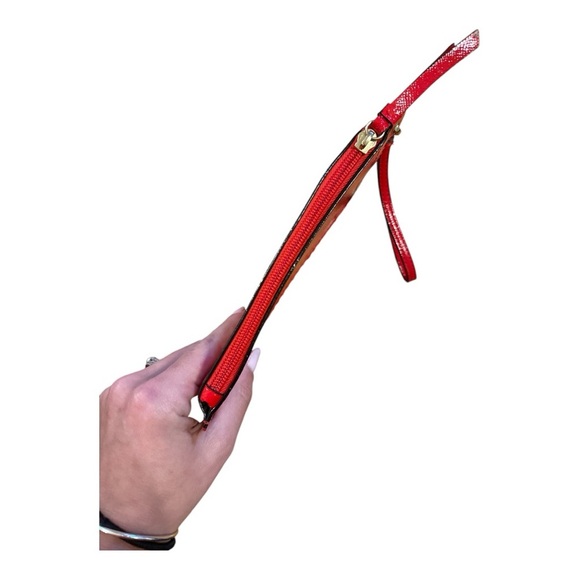 🧡 5 for $25 🧡 VICTORIAS SECRET Red Wristlet Bag - Picture 3 of 5